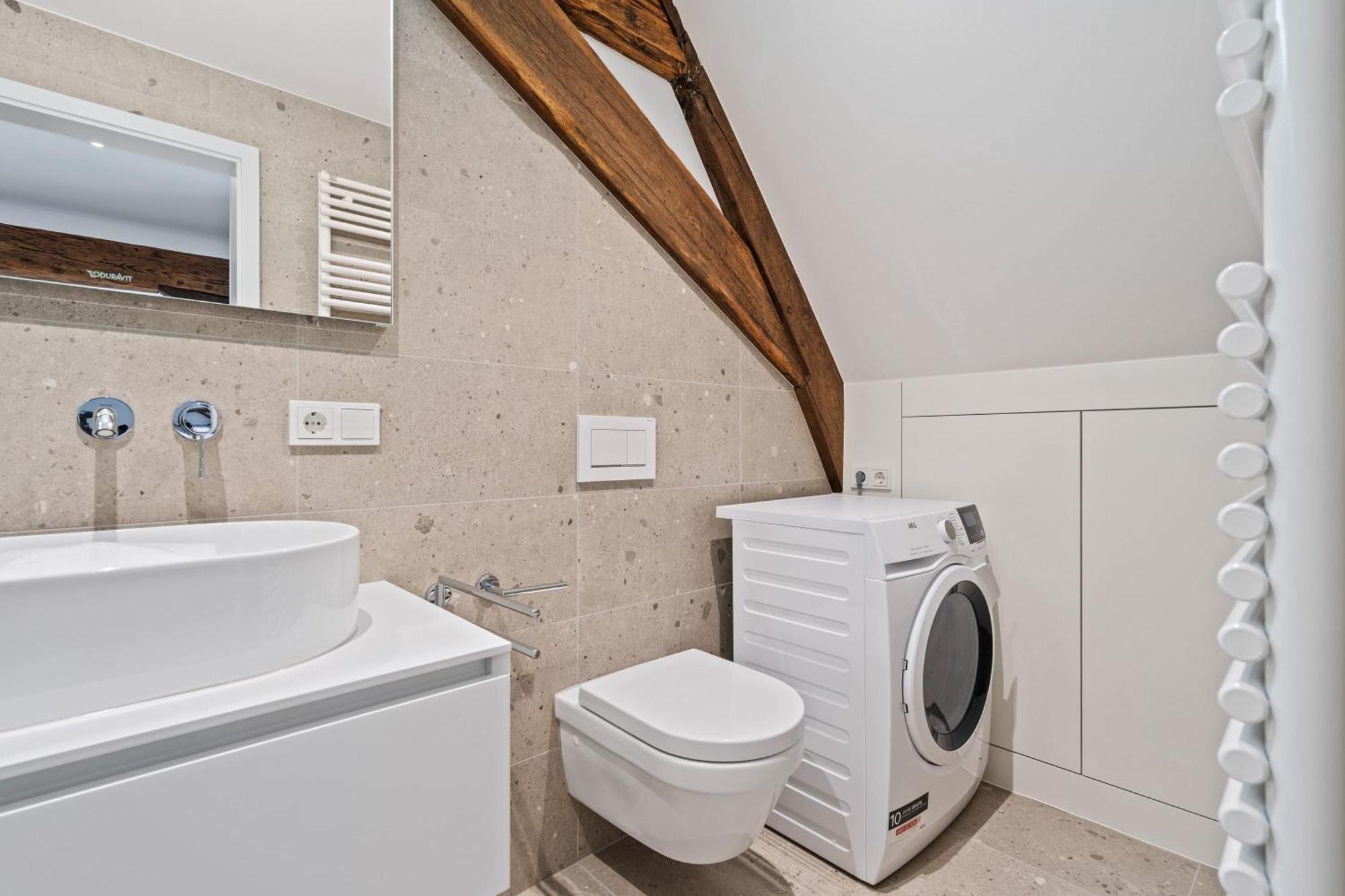 Elegant Clausen Apartment With King Bed & Wifi Luxemburg Exterior foto