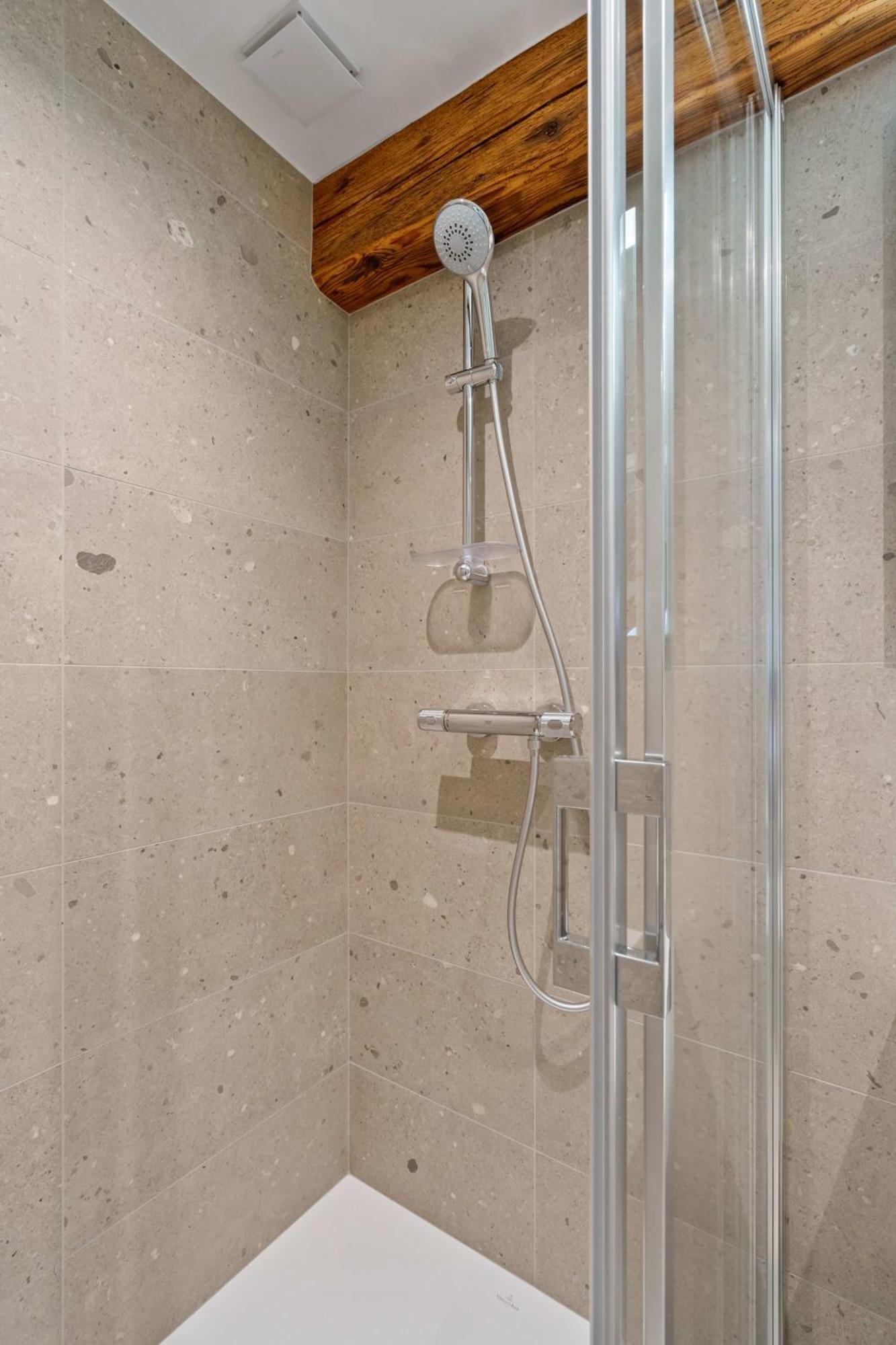 Elegant Clausen Apartment With King Bed & Wifi Luxemburg Exterior foto